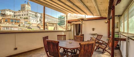 Panoramic terrace overlooking Rome, facing the Quirinal Palace