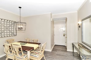 Dining Room/Entry 