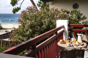 Beach/ocean view