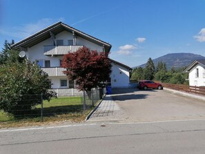 Ferienhaus Sonja (Weidensteiner) (Lindberg)-Außenansicht Sommer