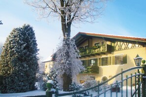 Häus'l im Park (Bad Birnbach)-Auch im Winter ist unser Häus'l im Park einen Besuch wert.