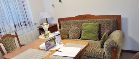 Ferienwohnung EG (50qm) mit Terrasse-Wohnküche