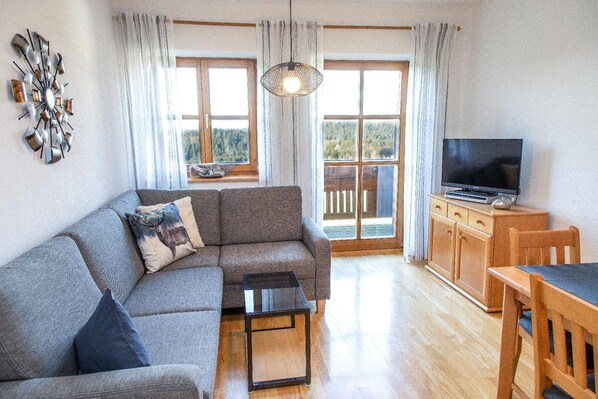 Ferienwohnung 6 / 40 m² mit Balkon & WLAN-Wohnküche Nr.6