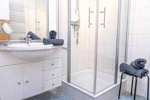 Ferienwohnung 6 / 40 m² mit Balkon & WLAN-Bad Nr.6