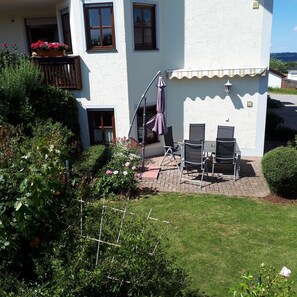 Ferienwohnung 1 mit Garten und Terrasse