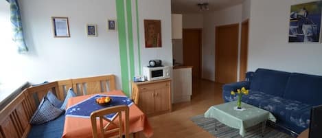 Ferienwohnung 5 mit Balkon-Wohnraum Fewo 5