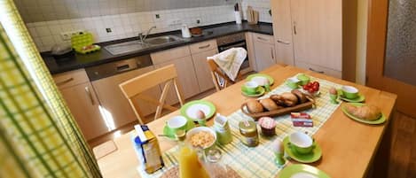 Ferienwohnung Gänseblümchen mit Küche und Safe-Küche