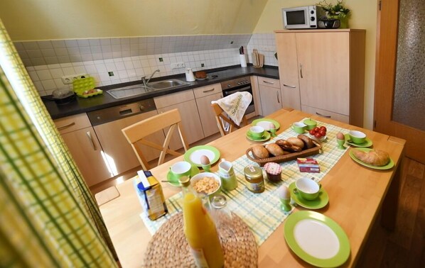 Ferienwohnung Gänseblümchen mit Küche und Safe-Küche