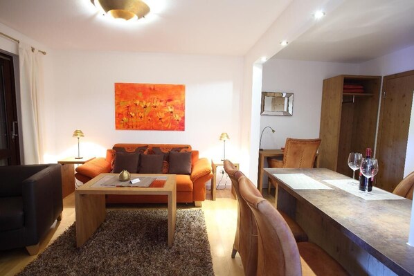Appartement Nostalgie (4)-Nostalgie Wohnraum