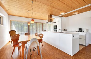 Ferienhaus (160 qm) - mit kostenlosem WLAN und voll ausgestatteter Küche-Haus Arberblick (Früchtl)