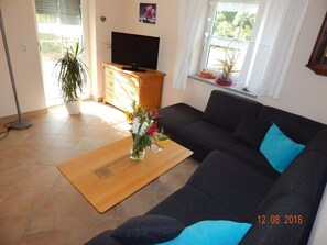 Ferienwohnung Wagner mit Terrasse und Kinderspielplatz-Schlafsofa