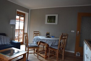 Fewo Wiesengrund **** Tradition & Moderne (60qm)-Wohnzimmer