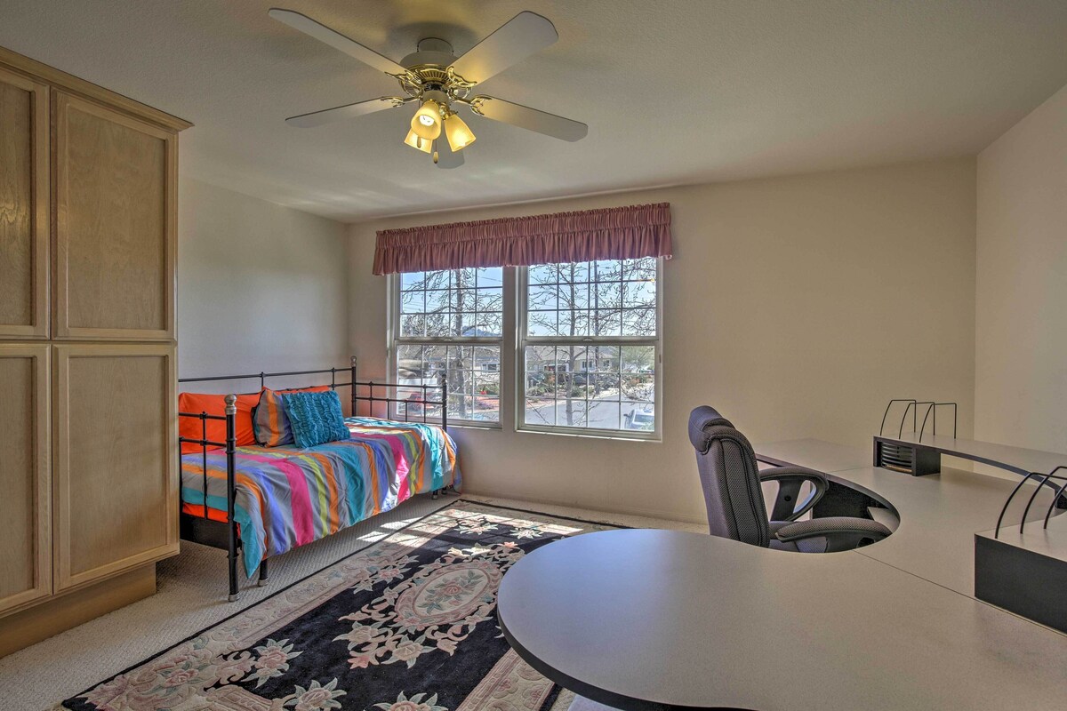 Lavish El Cajon Home w/Grill Station+3 Decks