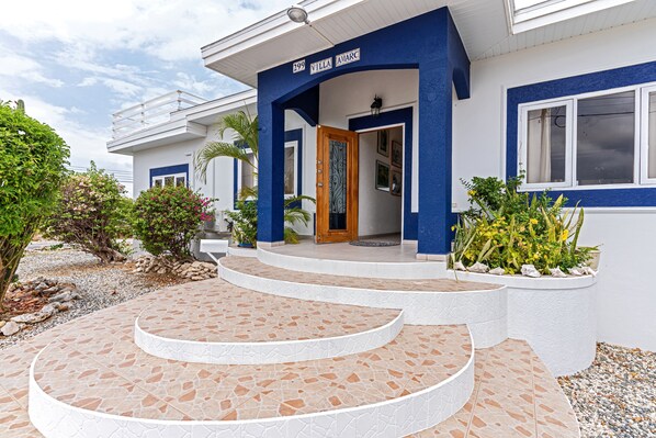 Welcome to Villa Amarc! 