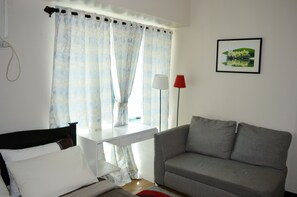 Stylish 2 Bedroom Iris Tivoli Gardens