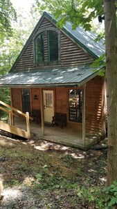 Cozy Cabana is secluded yet close to local attractions