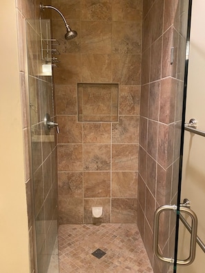 Queen room shower.