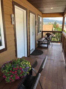 ParkWay Yellowstone Guest House 2