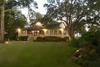 New! Waterfront Bed and Breakfast - walk to Murrells Inlet Restaurants!