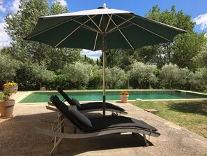 Le coin piscine sur la terrasse