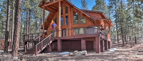 Lakeside Vacation Rental | 3BR | 2.5BA | 2,400 Sq Ft | Stairs to Access