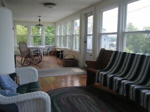 Spacious Sun Porch