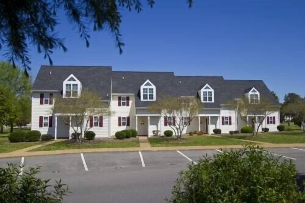 Powhatan Williamsburg convenient close to new city center