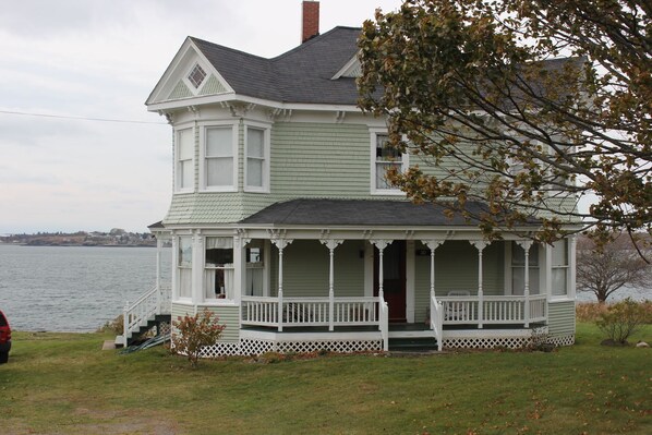 This beautiful old house was built by Frank Calder around 1900.