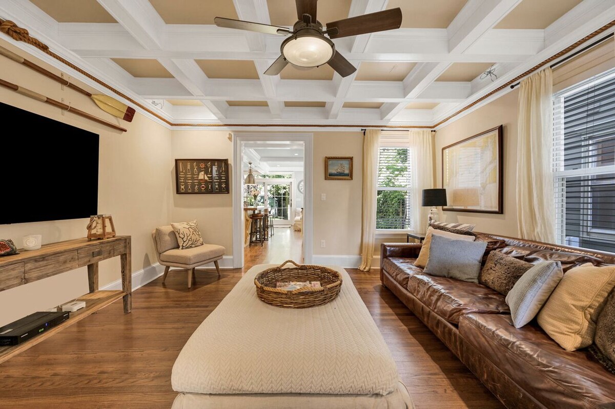 Enchanting home with beautiful bay views in the heart of Greenport Village