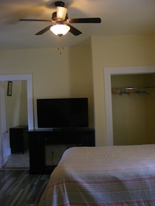 Montague room for rent on Ocean Front