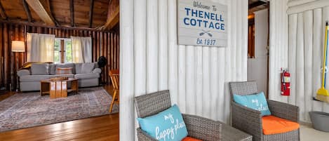 Welcome to Thenell's Cottage