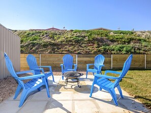 Welcomes well-behaved pets with ample space to roam, secure quiet streets, and pet-friendly amenities—perfect for guests travelling with their furry companions.