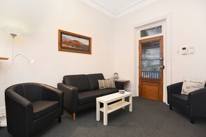 Cecil Mansions - 
