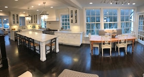 Beautiful Chef's Kitchen
