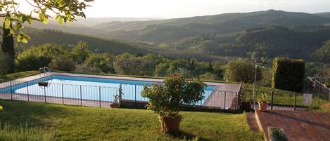 piscina comune con vista panoramica 