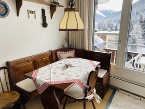 Cozy dinning with a view to Jakobshorn