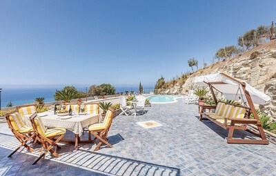 Picture of villa