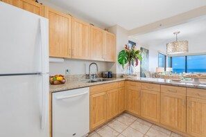 Mahana 519 kitchen 1