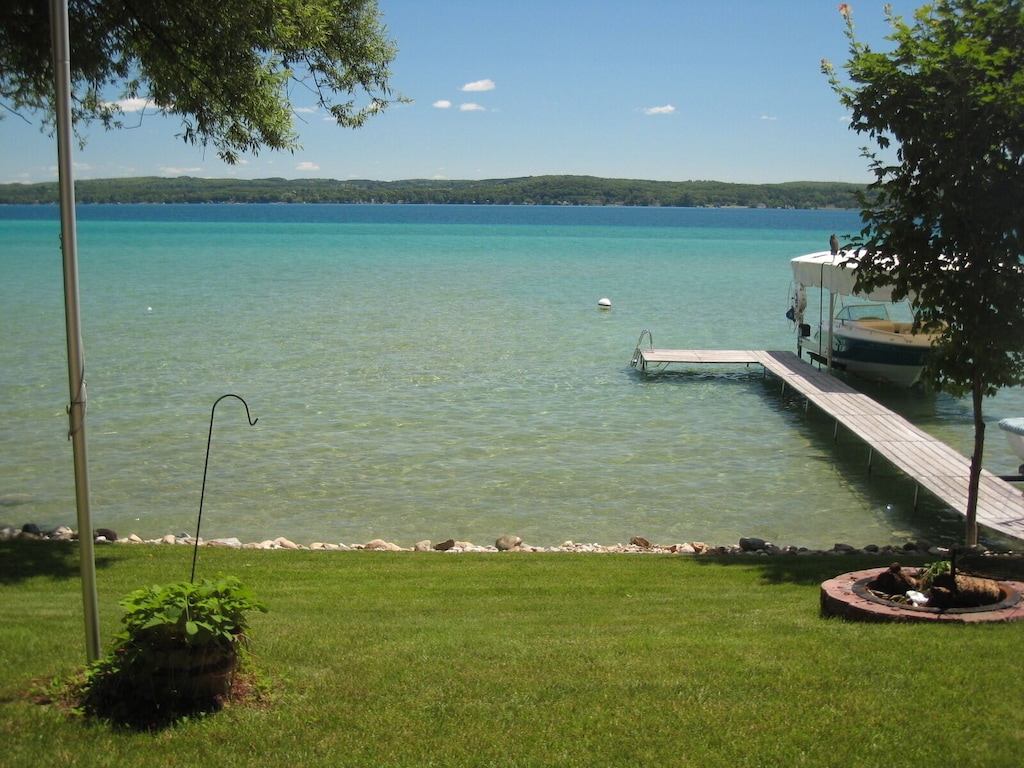 Torch Lake Vacation Rental near Rapid City, MI. Sleeps: 6, 3 Bedrooms, 1 Bath  📷 VRBO