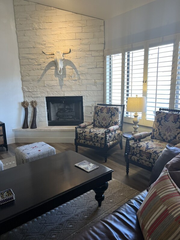 Living Room with gas fireplace