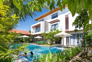 King Suite Pool View - Nature Retreat