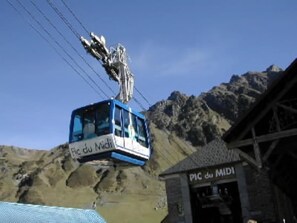 Photo touristique : le téléphérique du Pic du Midi de Bigorre