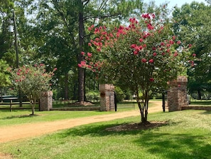 Entrance to Heritage Hill Farm.