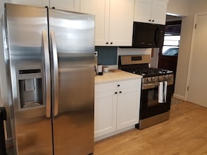 Brand new, fully equipped kitchen