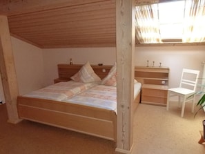 Ferienwohnung (48 qm) mit Balkon in ruhiger Lage-Schlafzimmer Fewo I