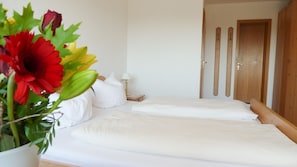 Doppelzimmer Standard mit eigenem Bad oder Dusche und WC