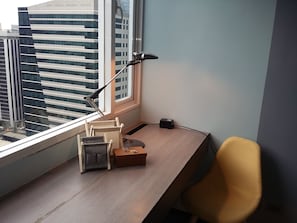 Wide work table with fantastic view of the city