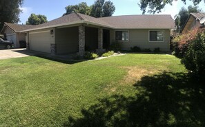 Cute, quiet neighborhood home