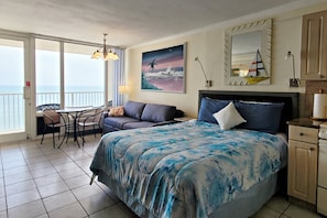 Oceanfront studio sleeps 4!