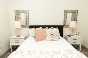 Queen room upstairs